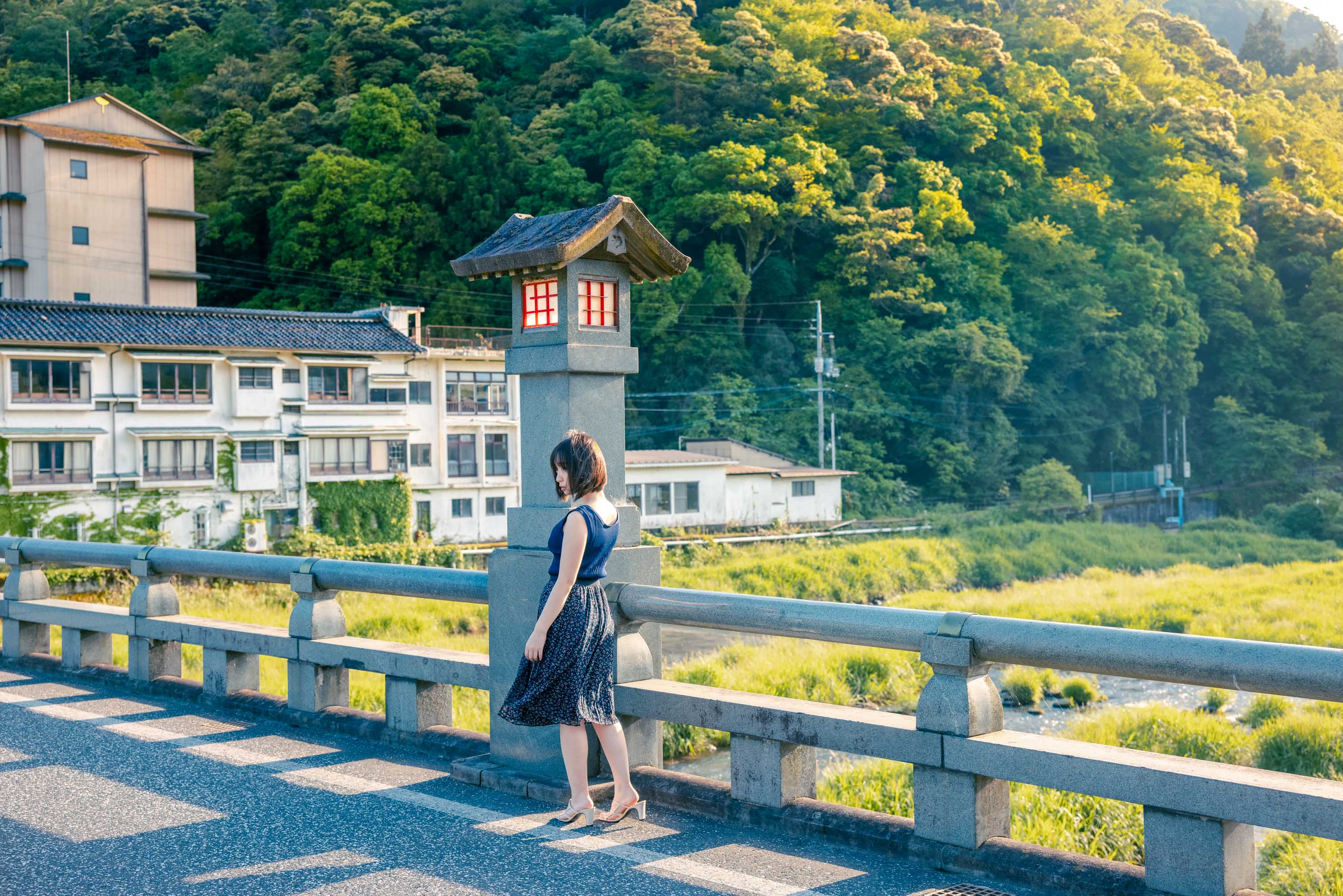 电车 温泉 沙滩-伊织萌第二本写真集《内绪话》拍摄花絮图集 高清套图 第50张